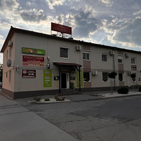 Bed and Breakfast Alice Vendeghaz Kalocsa Exteriér fotografie